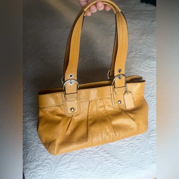 Coach Soho Leather Pleated Tote Satchel Yellow F13732 Shoulder Strap Purse - Picture 2 of 6
